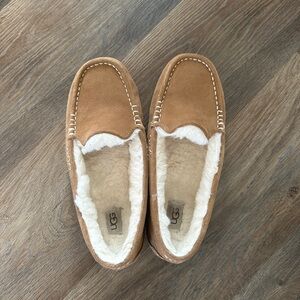UGG Chestnut Suede Slippers with Plush Lining - size 9 Women’s
